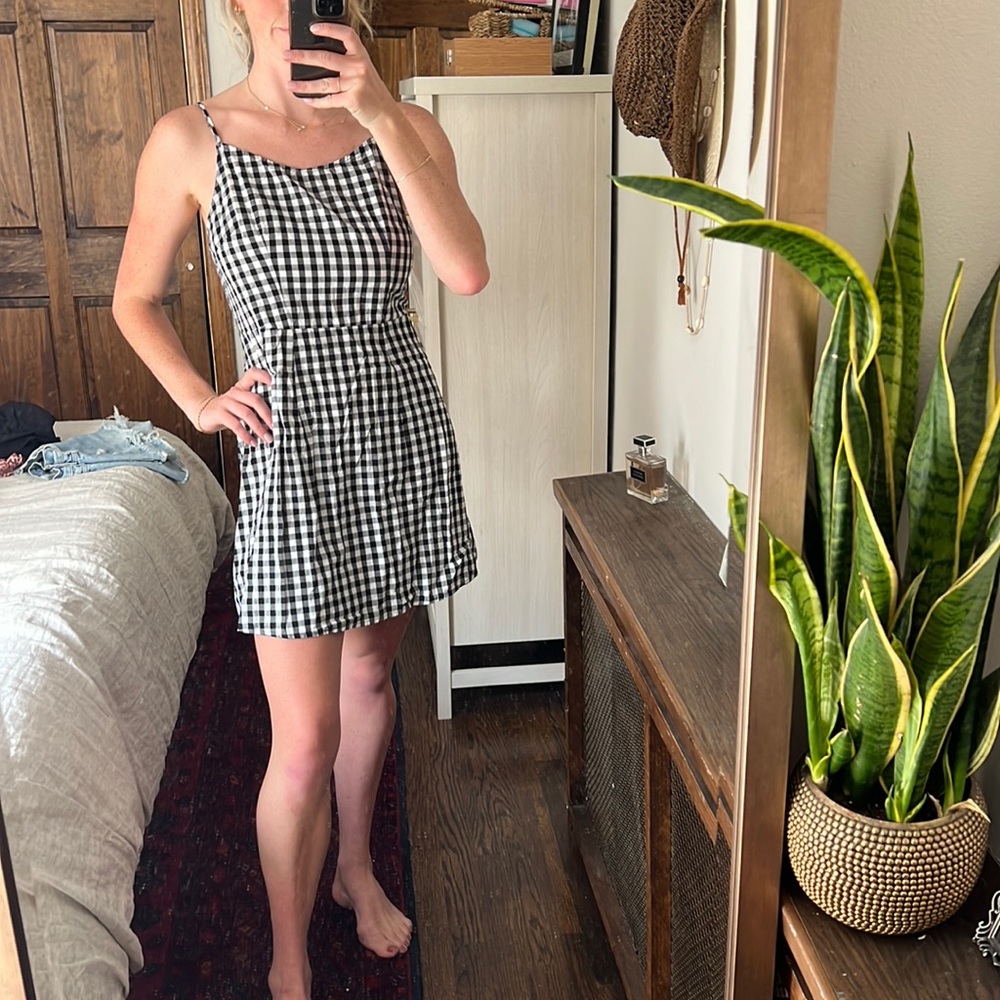 Black/White tie back checker dress